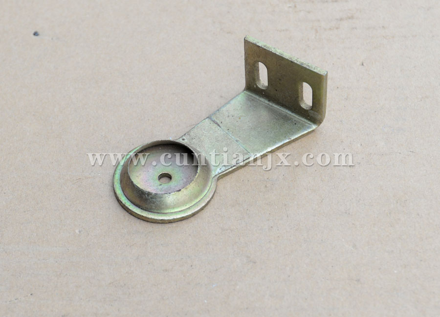 Lower roller bracket